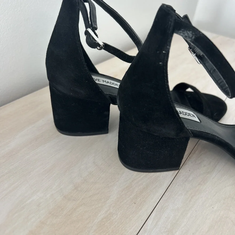 Steve Madden Black Suede Ankle Strap Block Heels Size 8.5‎